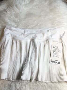 Lululemon Pleat To Street Skirt White Size 8 NWT
